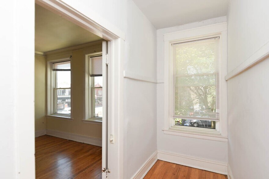 Building Photo - 4805 N Central Park Ave