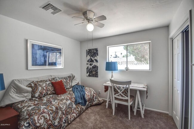 Building Photo - 6-Bedroom Tempe Home with Private Pool & Ideal Location