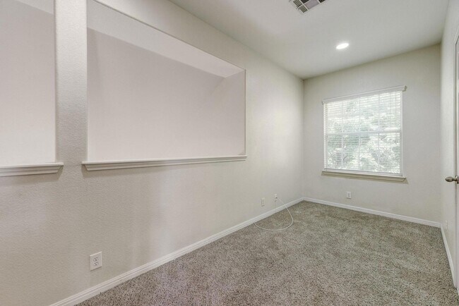 Building Photo - 5102 Caswell Ave