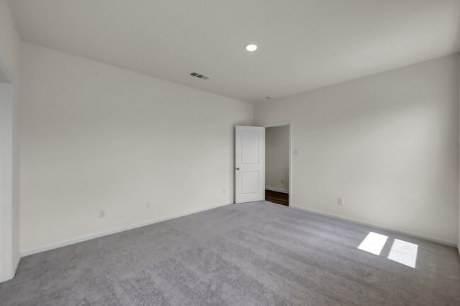 Building Photo - 15009 Ronan Dr