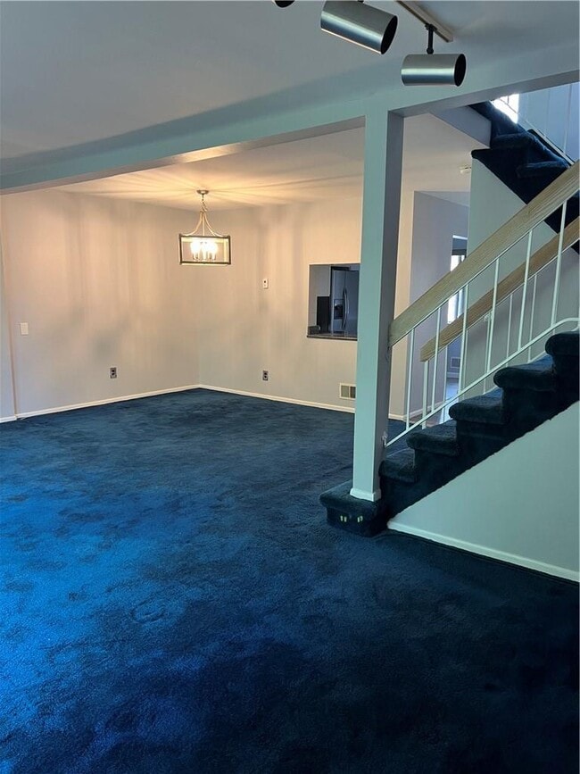 Building Photo - 5 Rockledge Dr