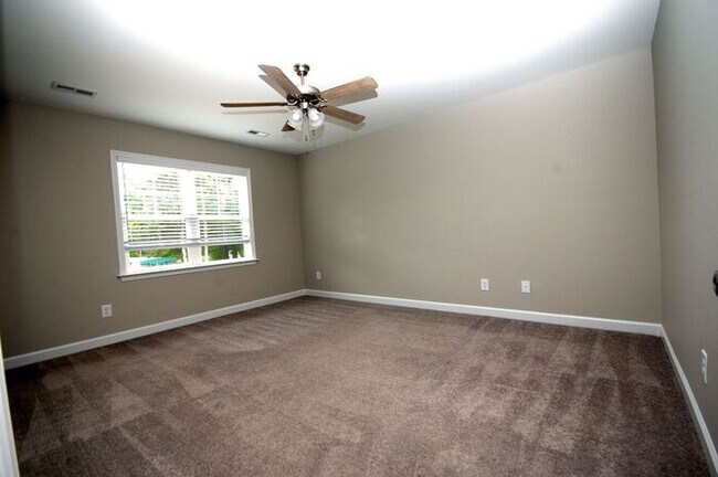 Building Photo - 510 W First St Princeton, NC 27569