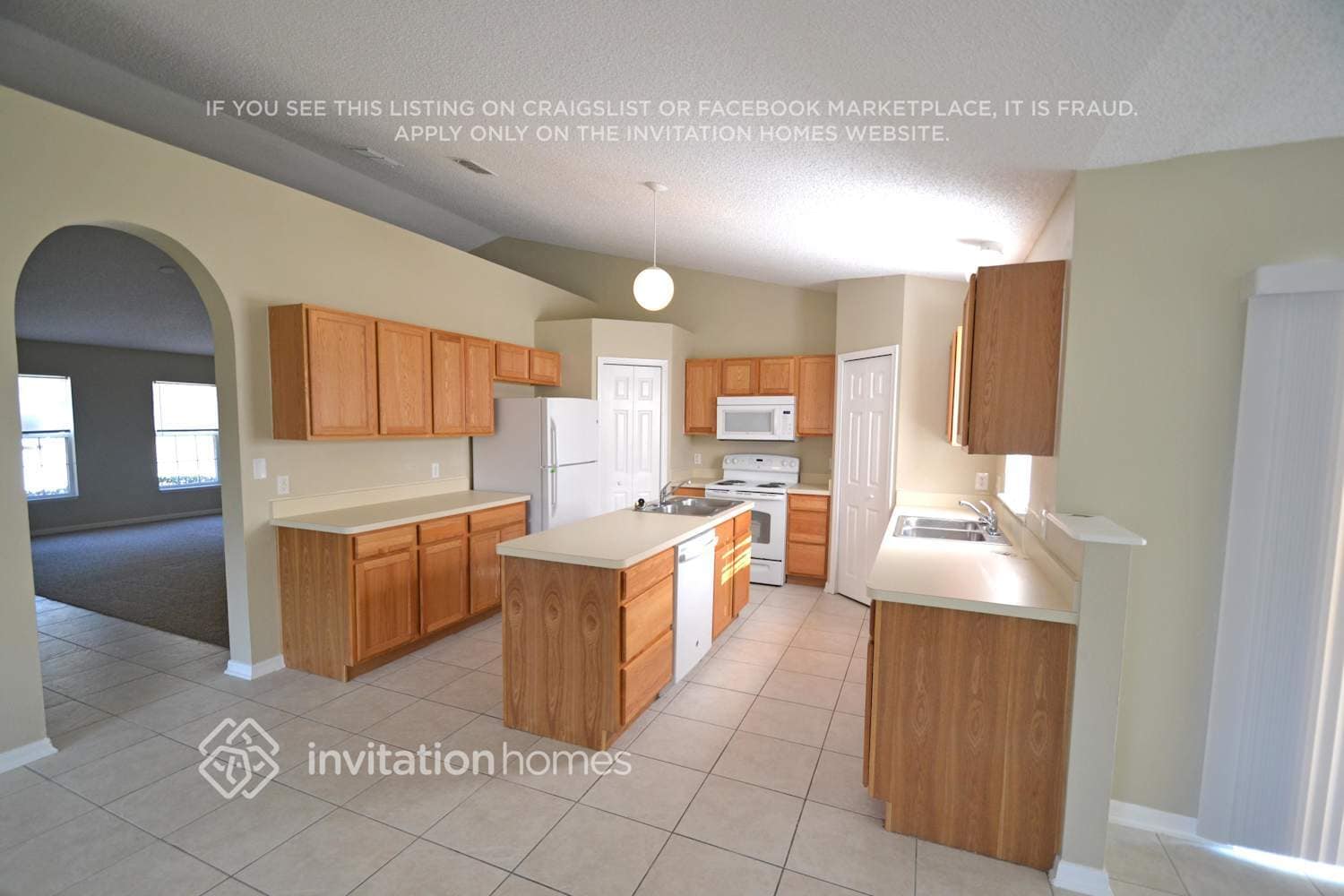 Building Photo - 2085 Altoona Ln