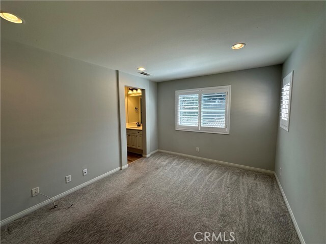 Building Photo - 146 St James