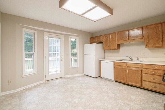 Building Photo - 2825 US-41