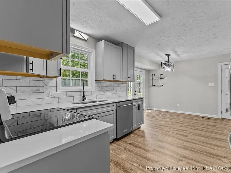 Building Photo - 662 Glenola St