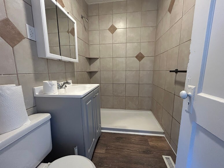 Building Photo - 203 S Hardy Ave