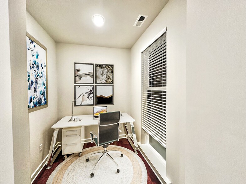 Pocket Office - 3446 Carlton St