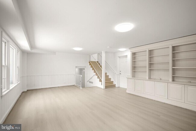 Building Photo - 7109 Radnor Rd