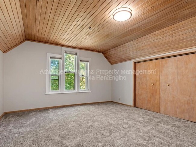 Building Photo - 1120 E 600 S