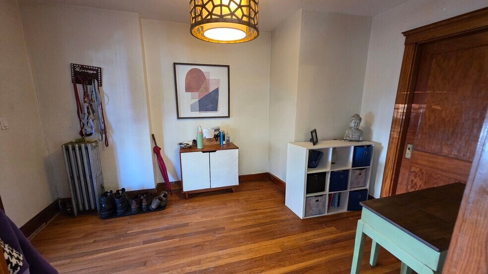 Building Photo - 23 Priesing St