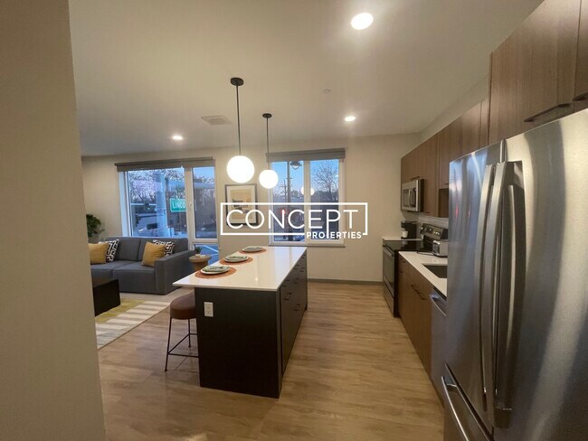 Building Photo - 525 Lincoln St