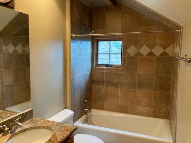 Building Photo - Available 11/1/25- 4 BR Teton Springs Home...