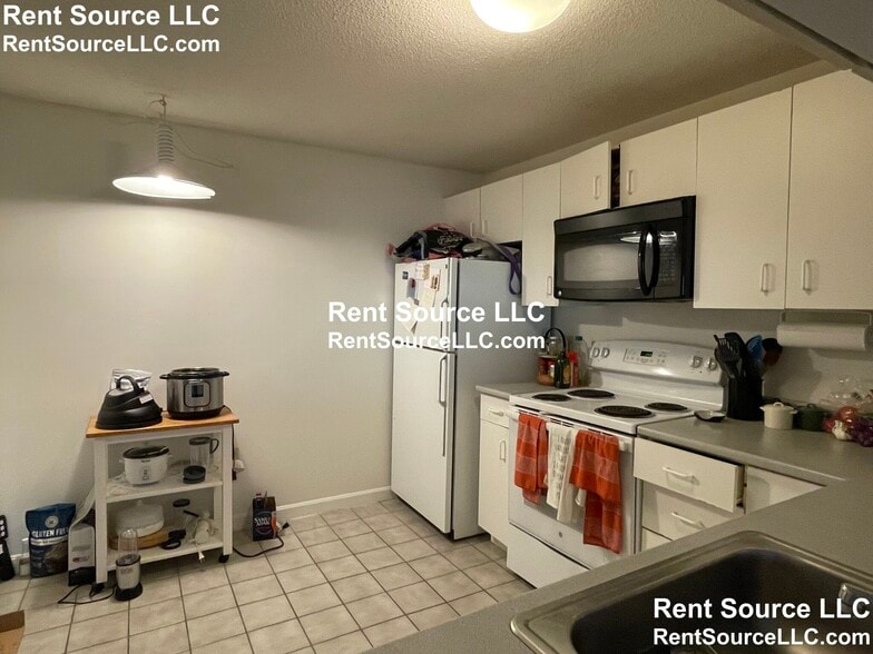 Building Photo - 175 Beacon St