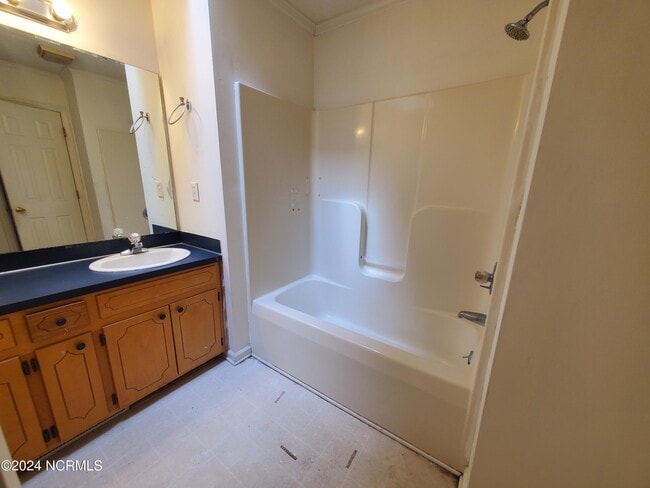 Building Photo - 3805 Sterling Pointe Dr
