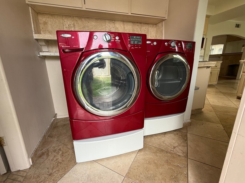 Building Photo - 22601 Iris Ave