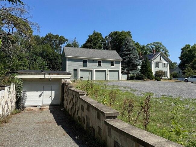Building Photo - 344 Lowell St