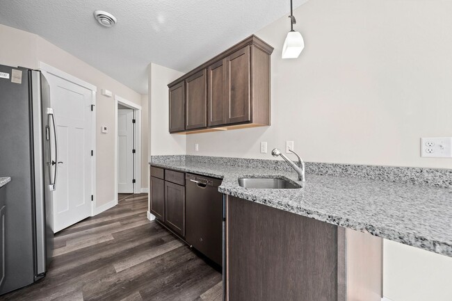 Building Photo - New 3 Bedroom Townhome
