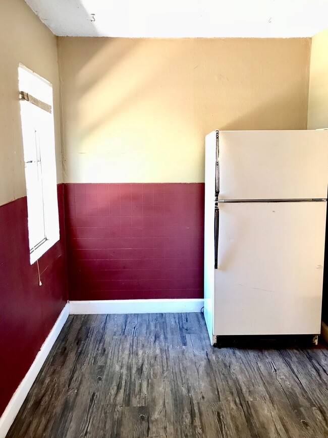 Building Photo - Pre-Leasing  - 2 bed 1 bath