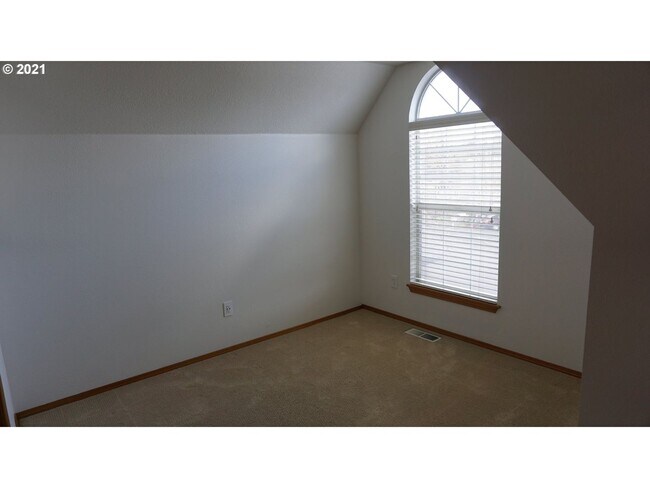 Building Photo - Charming 3-Bedroom Home with Covered Patio...