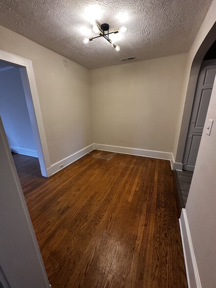 Dining room - 2521 Longview Ave SW