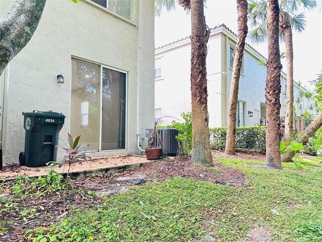 Building Photo - 4834 NW 58th Manor