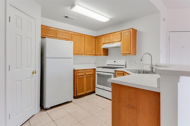 Building Photo - 300 Tamara Dr