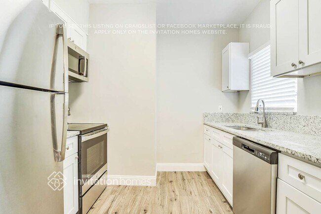 Building Photo - 6226 Dahlia Dr