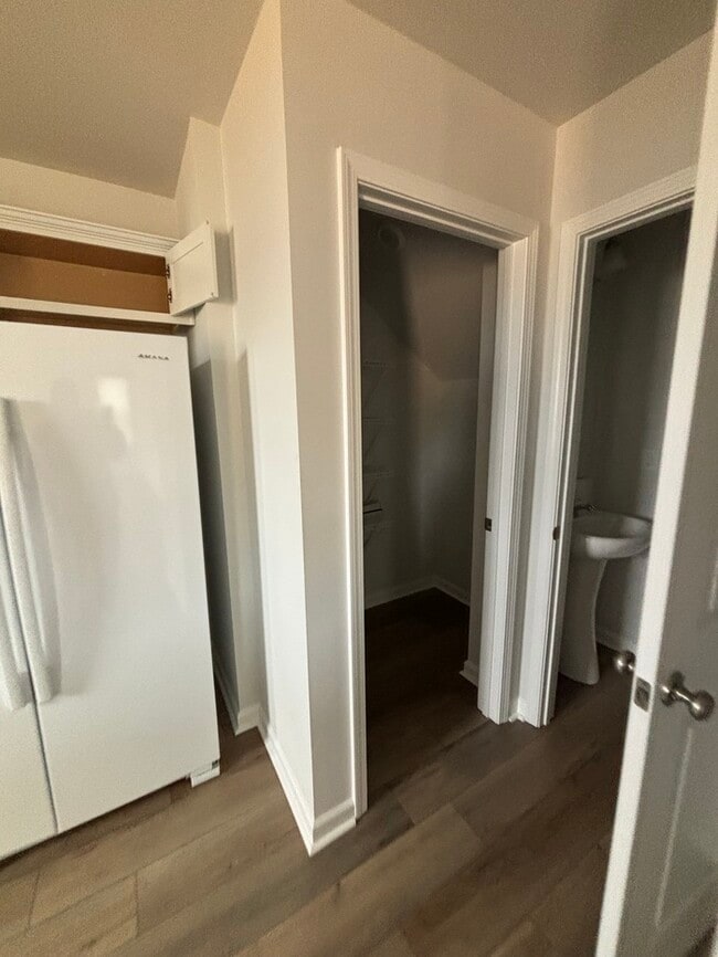 Building Photo - 364 Hardwick Dr