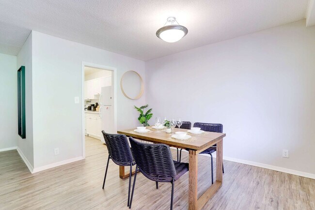 Building Photo - 2111 Richmond Hwy