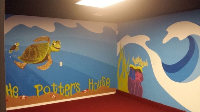 Building Photo - Commercial Property for Rent!