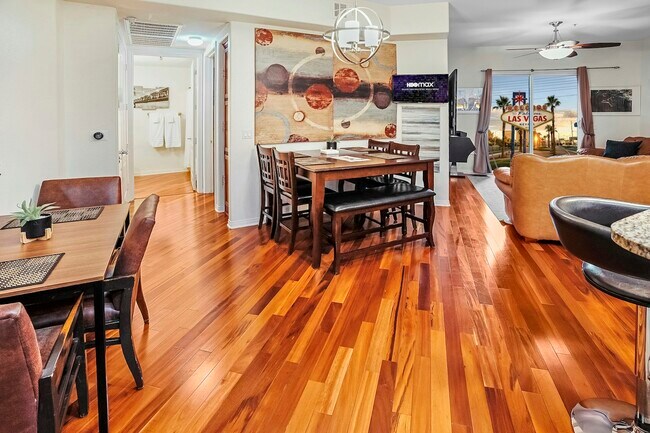 Building Photo - 38 E Serene Ave