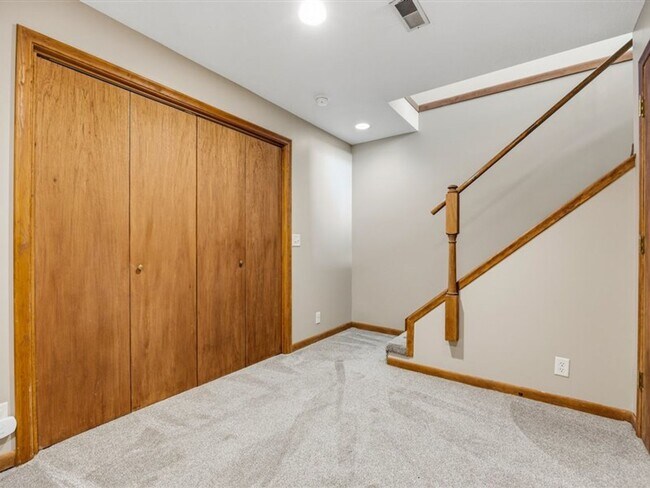 Building Photo - 15665 Fountain Hills Dr