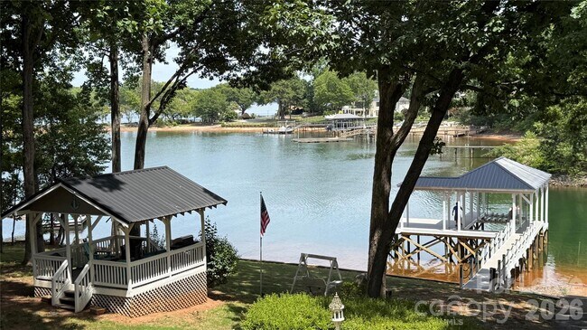 Building Photo - 16318 Stinson Cove Rd