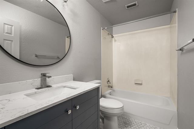 Building Photo - 3680 Roosevelt Dr