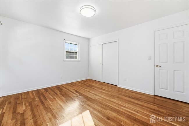 Building Photo - 35 Brooktree Rd