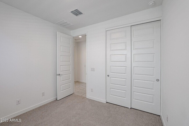 Building Photo - 16554 W Questa Dr