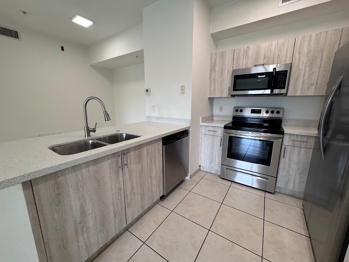 Building Photo - 7350 NW 114th Ave