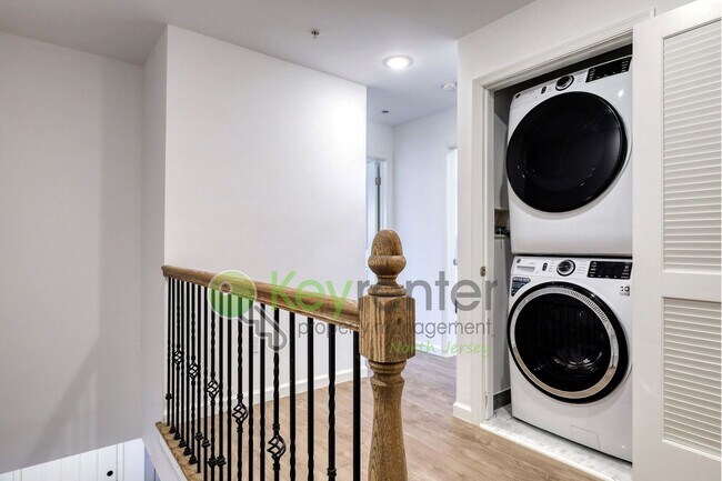 Building Photo - First Month Free Rent – Brand New 2BR/3BA Townhome with Garage