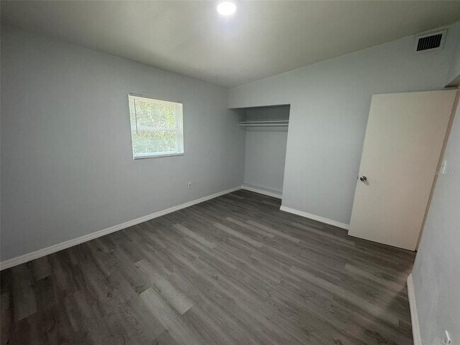 Building Photo - 5605 Cortez Dr