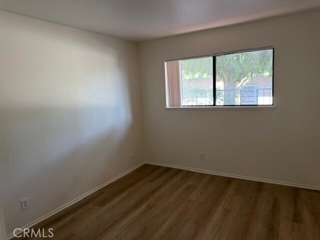 Building Photo - 2324 Raintree Dr