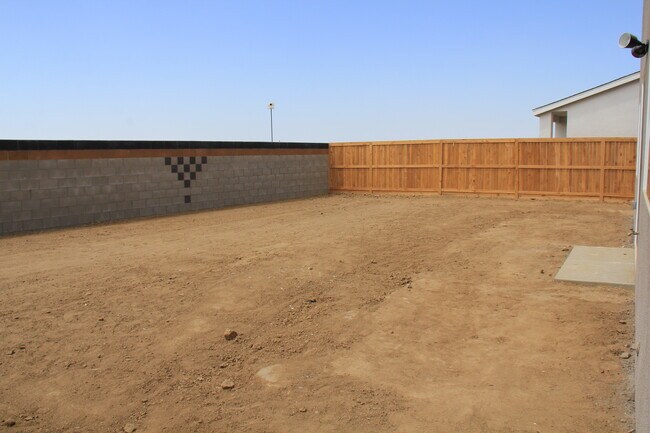 Building Photo - 3319 Golden Trails Ln
