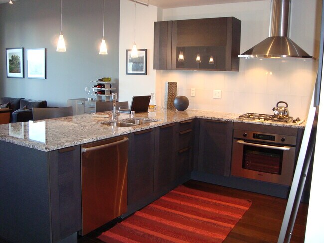 Building Photo - 737 Olive Way