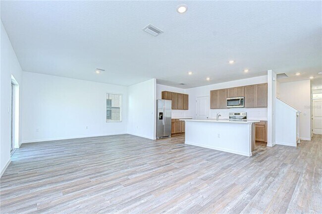 Building Photo - 32463 Weathered Oak Dr