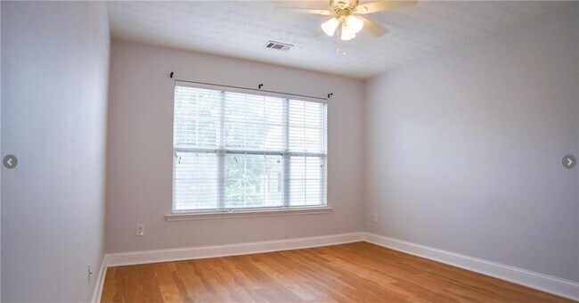 Building Photo - 6616 Splashwater Dr