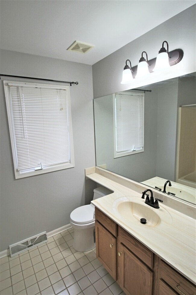 Building Photo - 4804 Daggets Ct