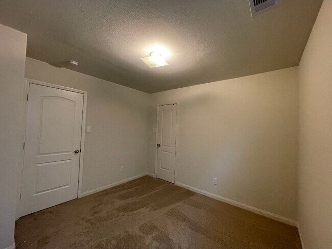 Building Photo - 11133 Panther Ct