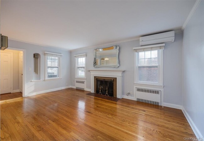 Building Photo - 485 Mineola Blvd