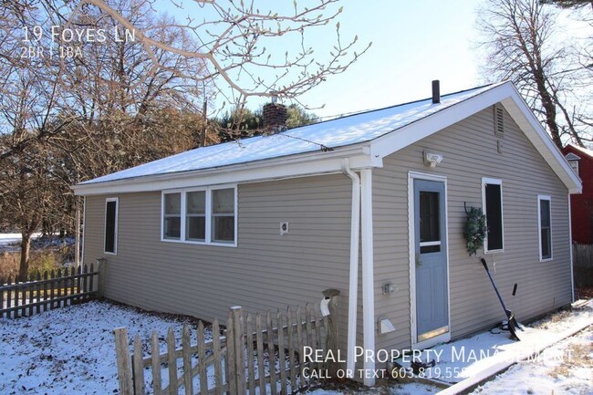 Building Photo - Cozy and Quaint 2 BD Kittery Point Cottage!