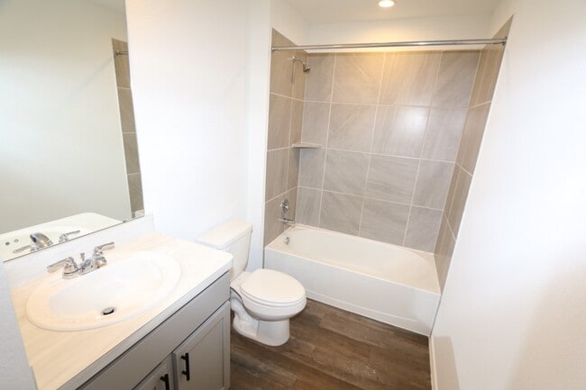 Building Photo - 24757 Mountain Tree Dr